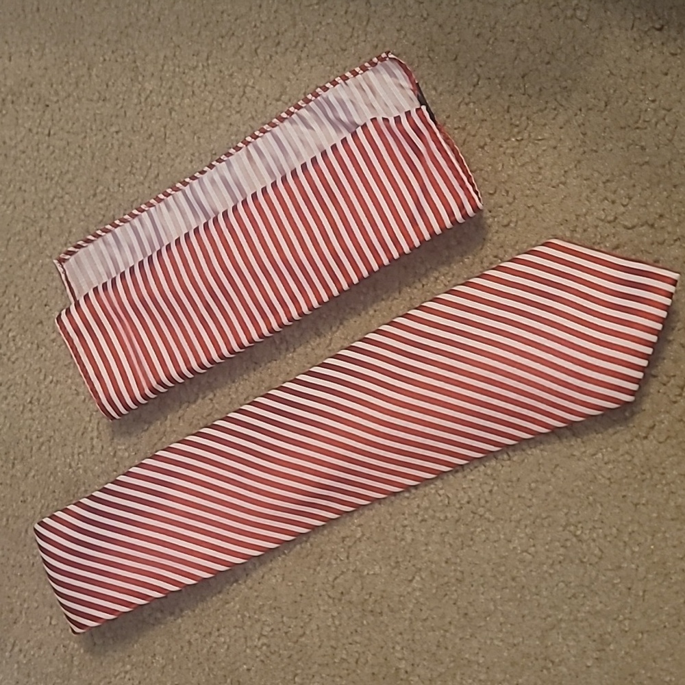 Men's handmade 100% silk tie and handkerchief set